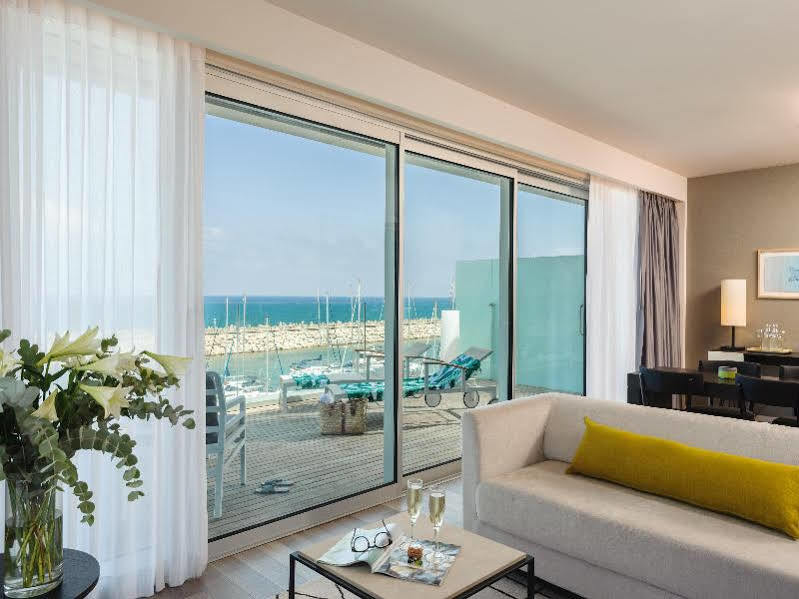 Herods Herzliya Hotel By The Beach Exteriör bild